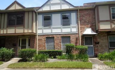 Main picture of 8150 Sutton Pl E