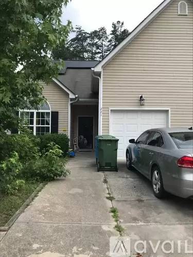 Main picture of 221 Makayla Ct