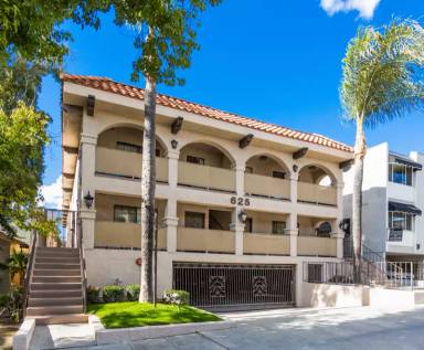 Main picture of 625 E Palm Ave