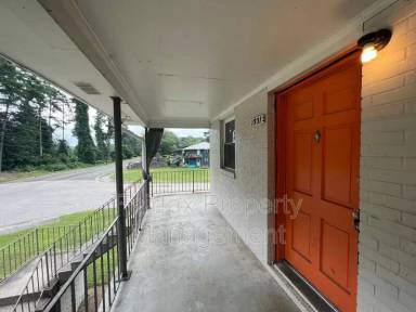 Main picture of 1933 Morehead Ave