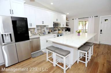 Main picture of 4080 Looking Glass Ln