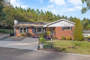 Main picture of 7303 Elaine Cir