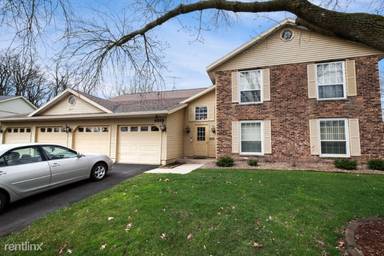 Main picture of 4019 Lexington Dr NE
