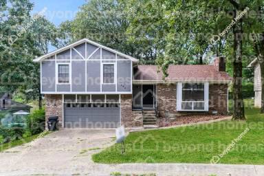 Main picture of 200 Creekwood Dr