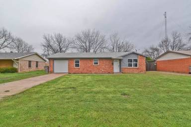 Main picture of 1415 Phoenix Dr