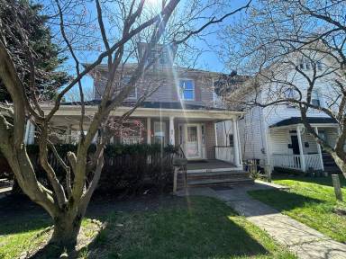 Main picture of 466 Broadway