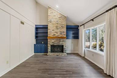Main picture of 4209 Roxbury Rd