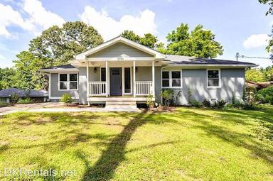 Main picture of 2220 Miriam Ln