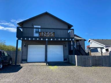 Main picture of 700 Point Brown Ave SE