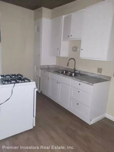 Main picture of 1050 S Norton Ave