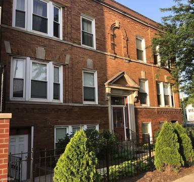 Main picture of 2417 W Fullerton Ave