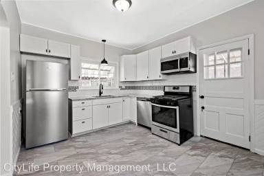 Main picture of 4506 Bowes Ave