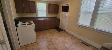 Main picture of 706 Lewis St