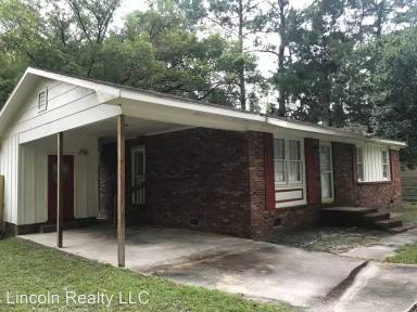 Main picture of 305 Blitch St