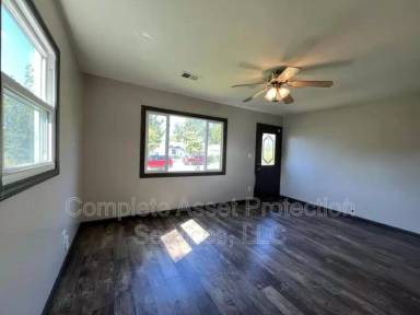 Main picture of 7625 Walnut Ave