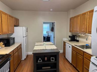 Main picture of 412 E 4th St