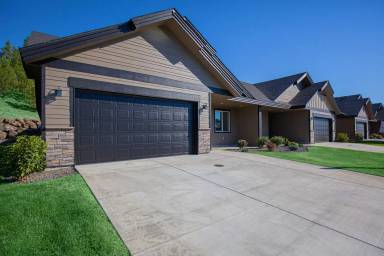 Main picture of 16005 N Gleneden Dr