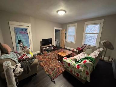 Main picture of 2371 Flora St