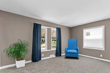 Main picture of 5363 N 66th St