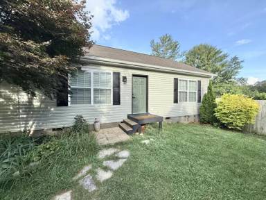 Main picture of 24 Oakcrest Dr