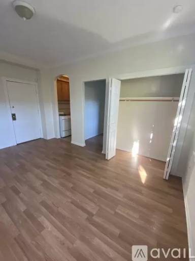 Main picture of 839 W Sheridan Rd Apartments
