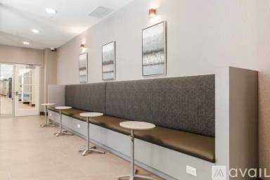 Main picture of 46 Univ Pl Blvd