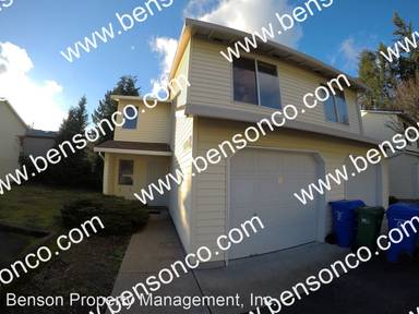 Main picture of 19961 NE Halsey St