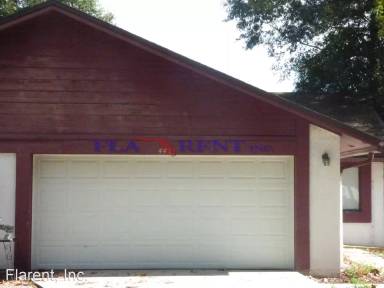 Main picture of 452 Lakeside Pl