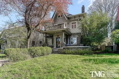 Main picture of 1628 SE Ladd Ave