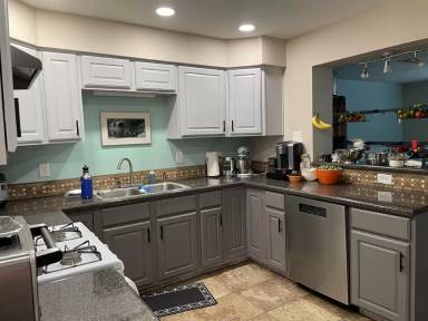 Main picture of 1009 Luthy Cir NE