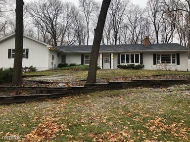 Main picture of 19610 Hillside St