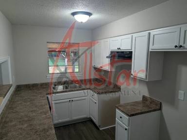 Main picture of 2628 Hillcrest Cir