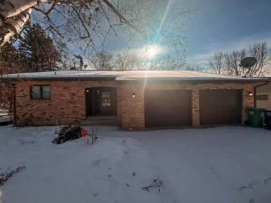 Main picture of 222 County Road B2 W