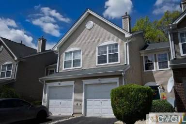 Main picture of 30 Pennsbury Way