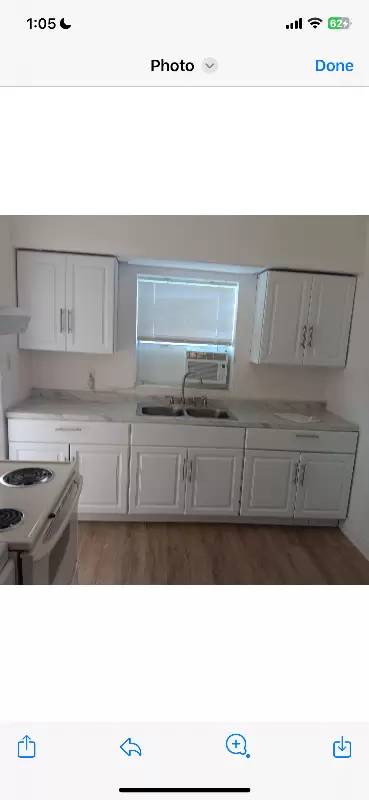 Main picture of 637 S Main St
