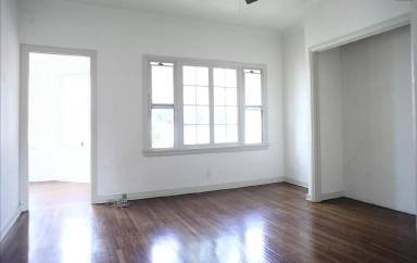 Main picture of 5916 Willoughby Ave
