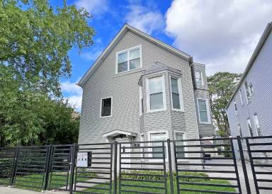 Main picture of 3825 N Kimball Ave
