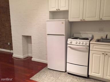 Main picture of 245 E 10th St