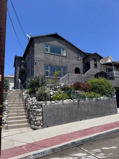 Main picture of 13713 Franklin St