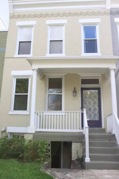 Main picture of 1617 D St SE