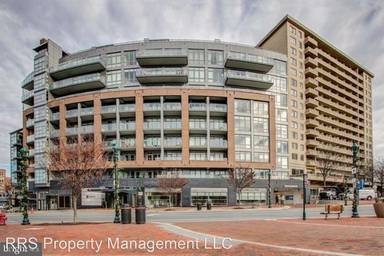 Main picture of 7171 Woodmont Ave