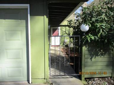 Main picture of 1430 Quaker St