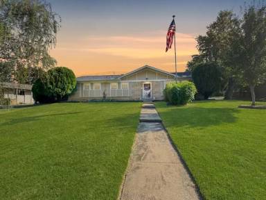 Main picture of 5902 E 25th Pl