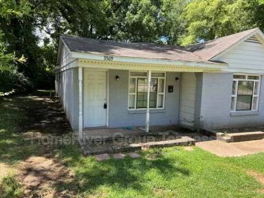 Main picture of 3369 Hardin Ave