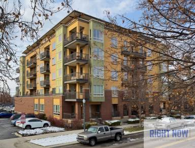Main picture of 323 W Jefferson St