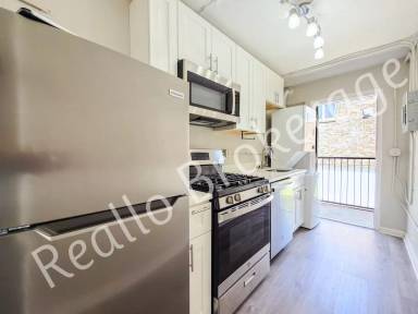 Main picture of 549 Highland Ave NE