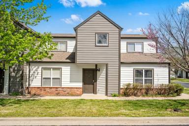 Main picture of 2244 N Cedarwood Ln