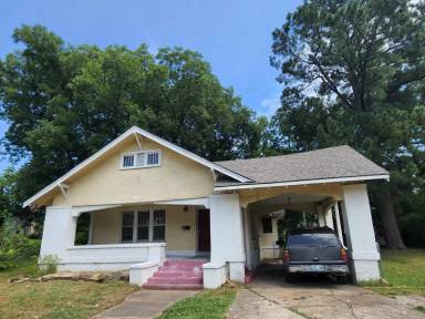Main picture of 216 S 14th St