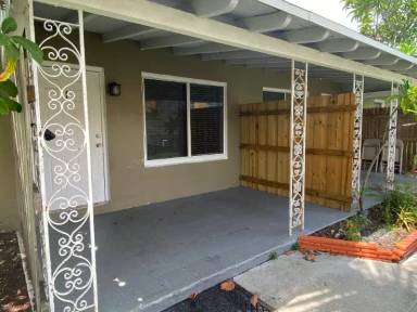 Main picture of 2215 Adams St