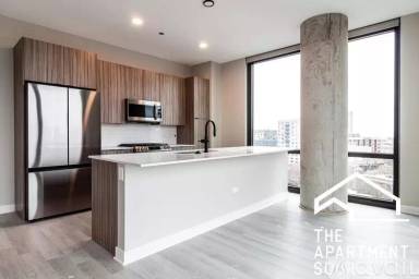 Main picture of 4601 N Broadway St